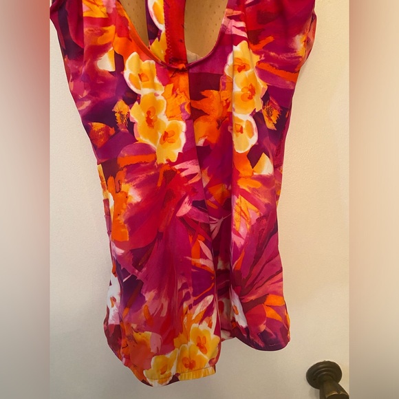 Maxine of Hollywood Floral One Piece Swimsuit - Size 10 - Picture 9 of 11